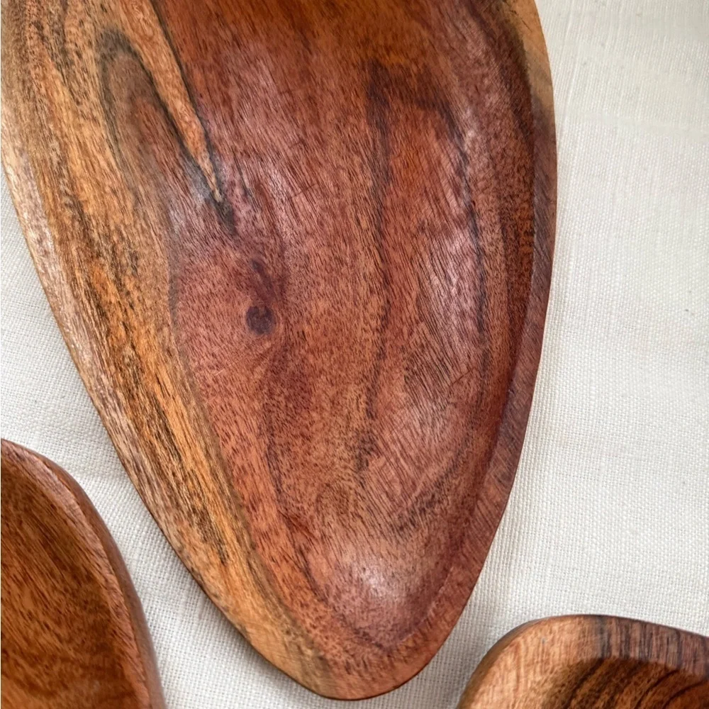 Sembla Set of 3 Wood Petal  triangular nesting Trays like new